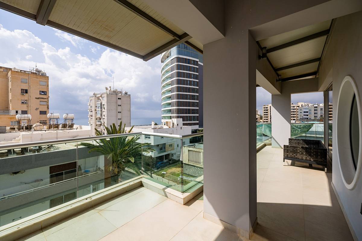 Квартира / Апартаменты in Лимассоле, Cyprus, 350 sq.m. - photo 12